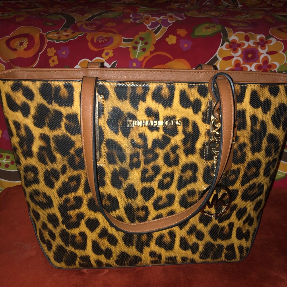 Purse super trendy